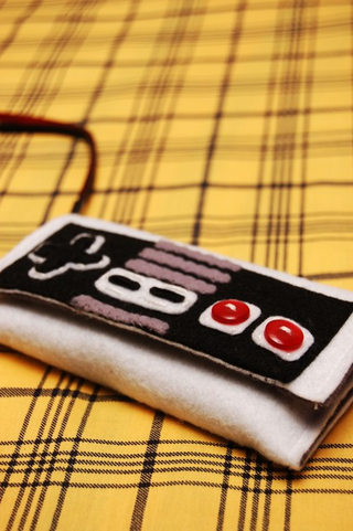 Illustration for article titled This NES Controller Is the Only iPhone Case I Want